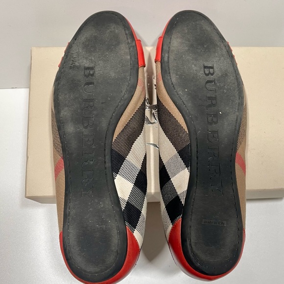 **SOLD** Burberry | Avonwick Housecheck Flats - Picture 10 of 12